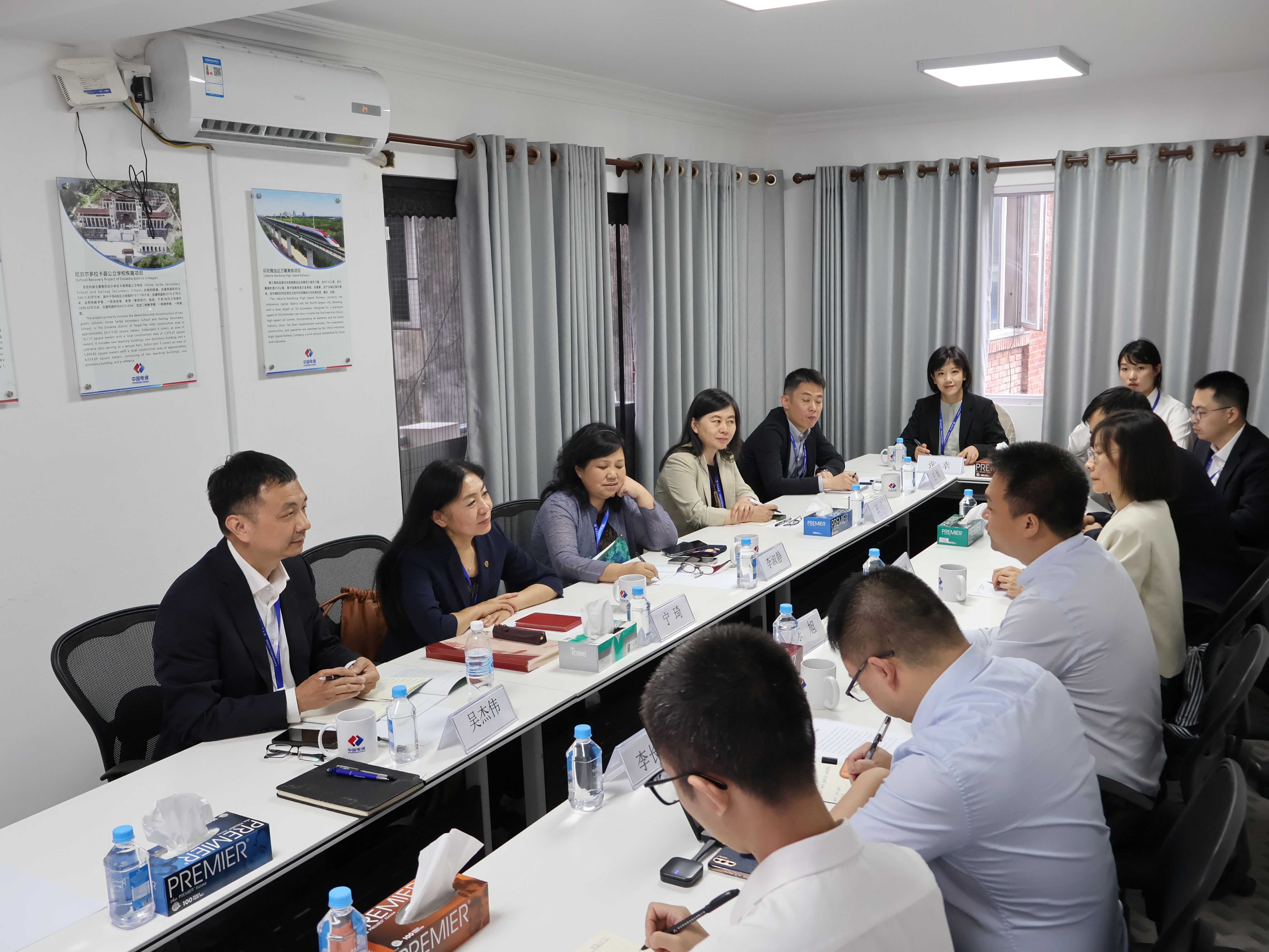 5与中国电建尼泊尔代表处负责人座谈交流.JPG