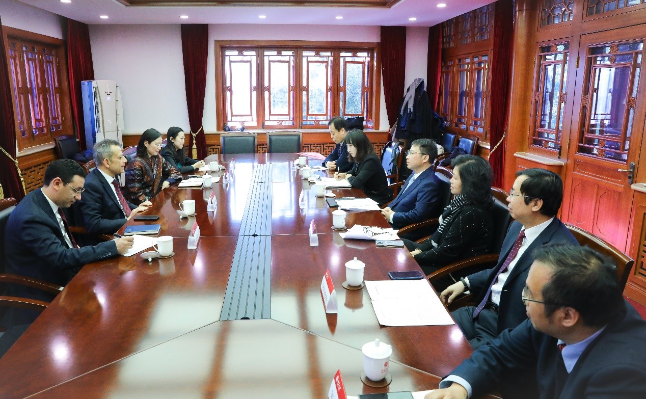 埃及驻华大使哈奈菲访问北京大学